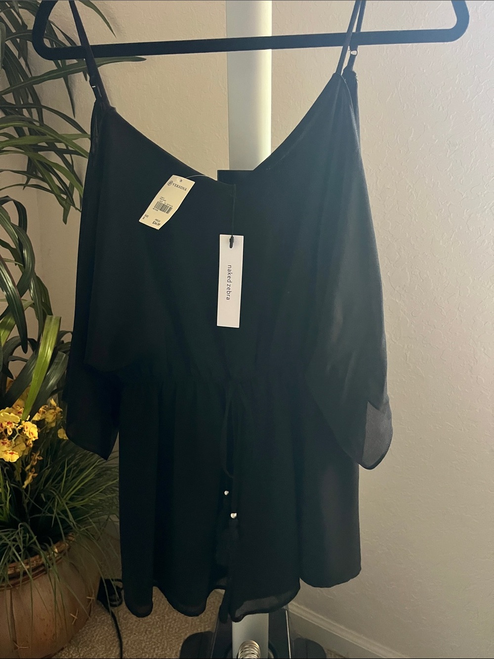 Versona Black Cold-Shoulder V-Neck Top Romper